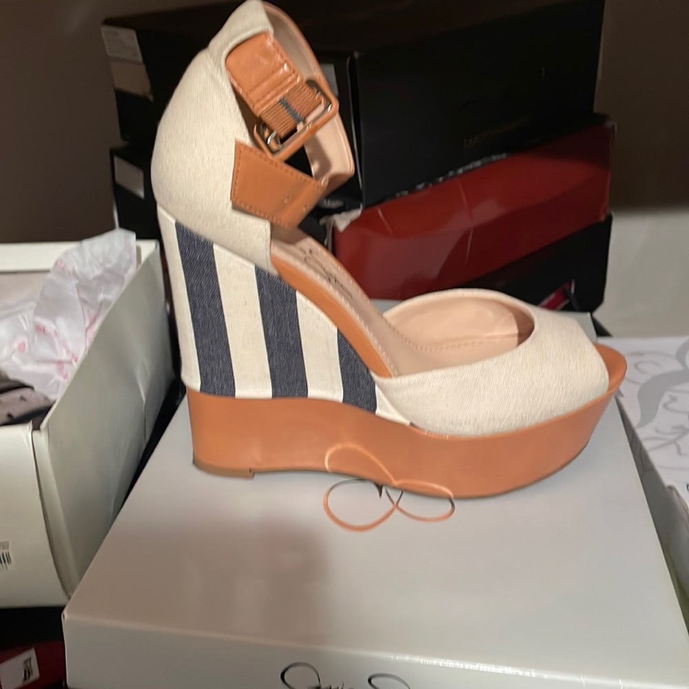 Jessica Simpson 7.5 wedge platform sandal